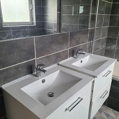 Maison Pouvant Recevoir 10 Personnes Brest